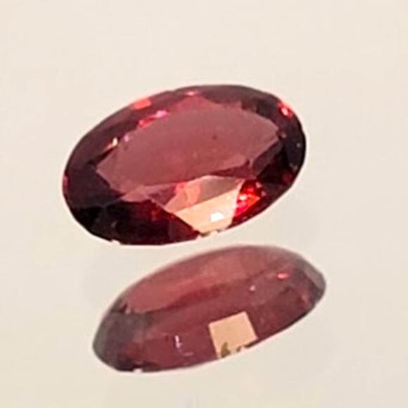 1.42 Carat Pigeon Blood Red Rhodolite Garnet! - Picture 3 of 7